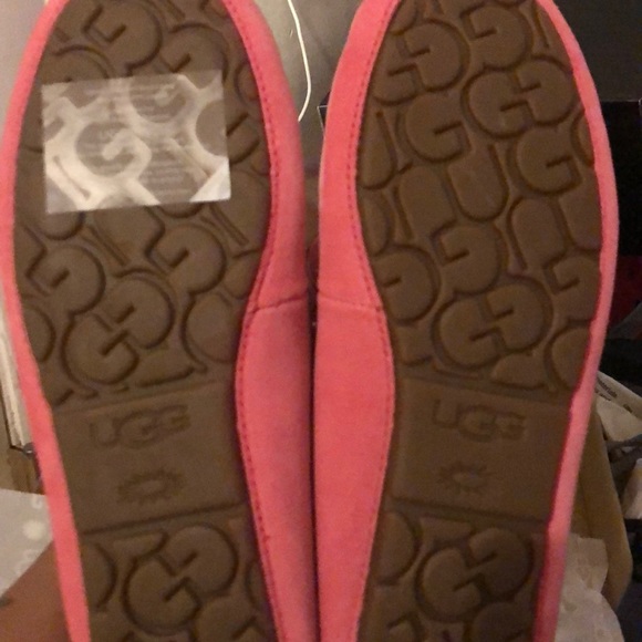 Pink Ugg’s brand new from ugg company never worn - Picture 5 of 8